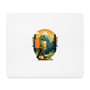 Wanderer mit Bier in der Natur. Outdoor Motiv - Mousepad (Querformat) - Weiß - Vorne