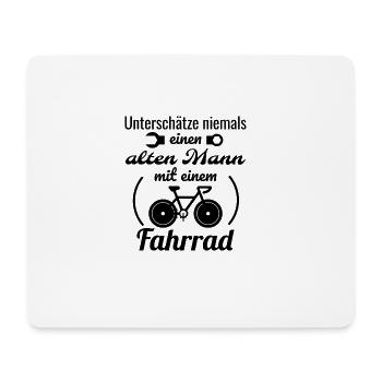 Unterschätze niemals einen alten Mann mit Fahrrad - Mousepad (Querformat) - Weiß - Vorne