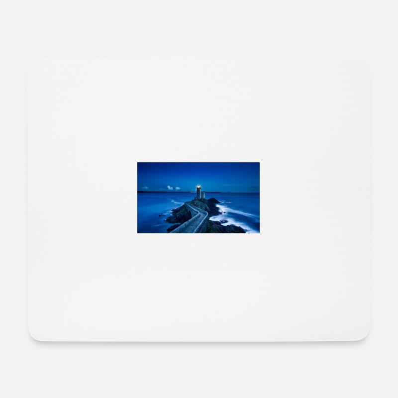 Küste mit Leuchtturm - Mousepad (Querformat) - Weiß