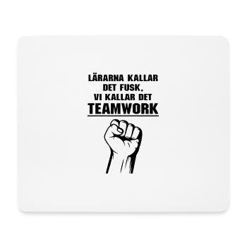 Klassenshirts: Die Lehrer nennen es Betrug, wir nennen es - Mousepad (Querformat) - Weiß - Vorne