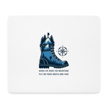 Bergstiefel mit Kompass - Mousepad (Querformat) - Weiß - Vorne