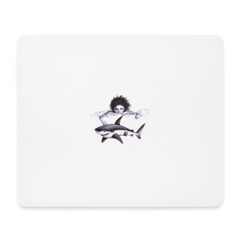 Junge jagt einen Hai im Wasser - Mousepad (Querformat) - Weiß - Vorne