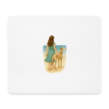 Windhund am Meer mit brünetter Frau - Mousepad (Querformat) - Weiß - Vorne