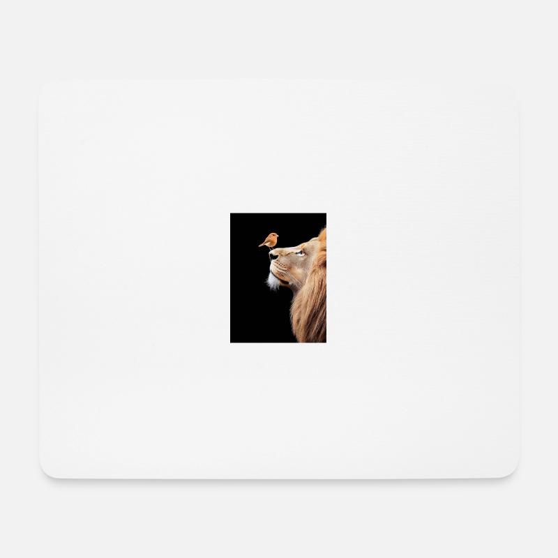 Löwe mit Vogel auf der Nase - Mousepad (Querformat) - Weiß