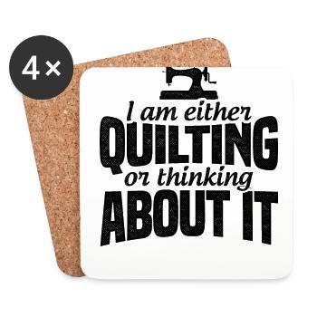 I Am Either Quilting Or Thinking About It Knitting - Untersetzer (4er-Set) - Weiß - Vorne