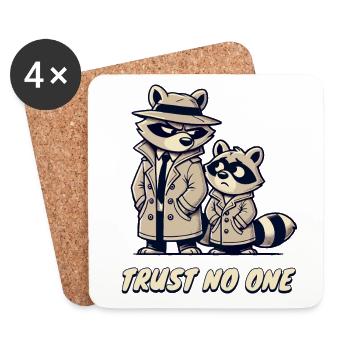 Trust No One – Süße Waschbären in Trenchcoats - Untersetzer (4er-Set) - Weiß - Vorne