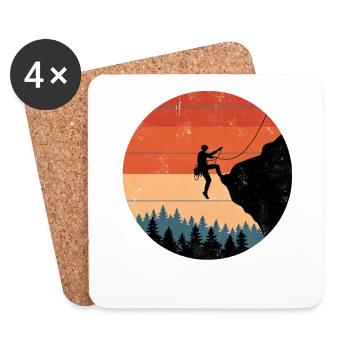 Un alpiniste gravit la montagne en haut de la forêt - Dessous de verre (lot de 4) - blanc - Devant