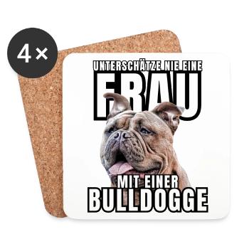 Ne sous-estimez JAMAIS une femme avec un chien bouledogue chien - Dessous de verre (lot de 4) - blanc - Devant