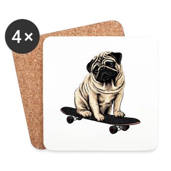 Mops auf dem Skateboard: Niedlicher Rollspaß - Untersetzer (4er-Set) - Weiß - Vorne