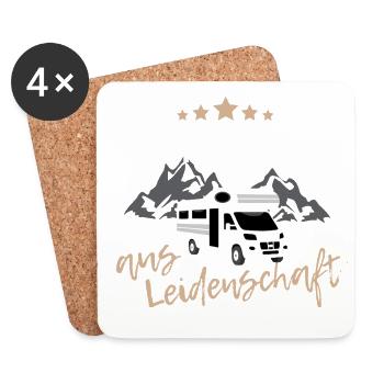 Camping aus Leidenschaft mit Wohnwagen in Berge - Untersetzer (4er-Set) - Weiß - Vorne